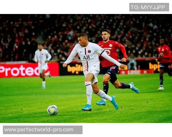 莱比锡友谊赛大胜巴黎圣日耳曼争议判罚引发全场热议