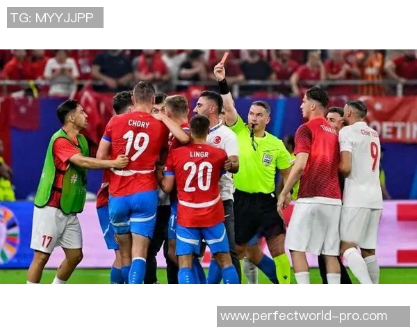 欧联杯热刺大胜里昂红牌事件引发全场热议精彩十球回顾